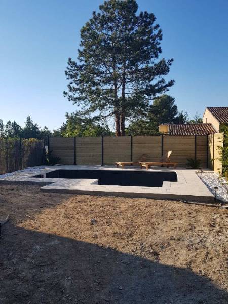 Pourquoi utiliser du feutre géotextile dans son jardin à Rognac