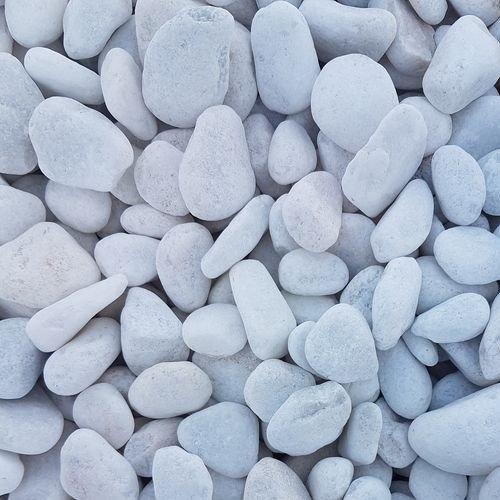 Livraison en vrac de galet blanc décoratif pour jardin et terrasse à Vitrolles