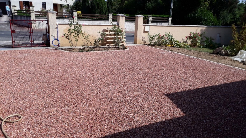 Gravillon rose pour décorer son jardin à Aix-en-Provence