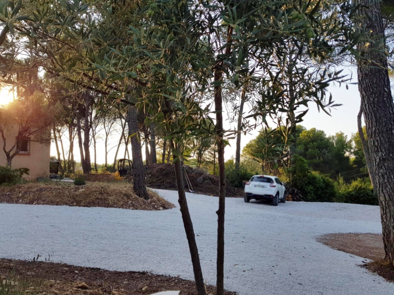 Commande en ligne de graviers pour construction d'allée à Aubagne