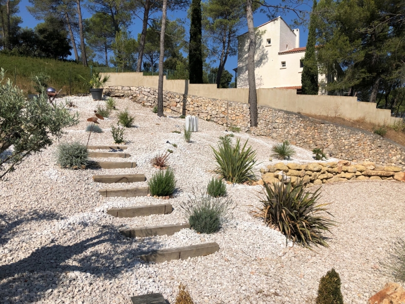 Ballast blanc pour une décoration paysagère à petit prix à  Marseille