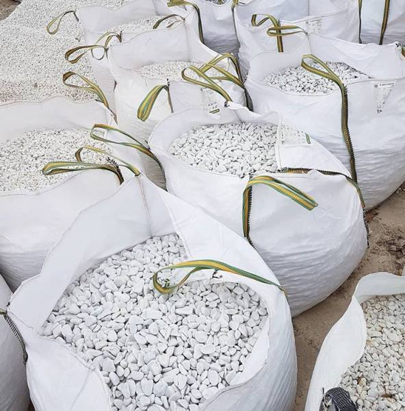 Où trouver des galets de marbre pas cher sur Arles ?