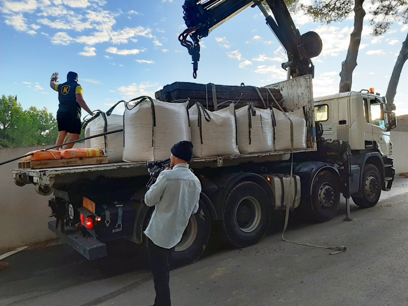 Commande et livraison de gravillons blancs décoratifs à Rognac